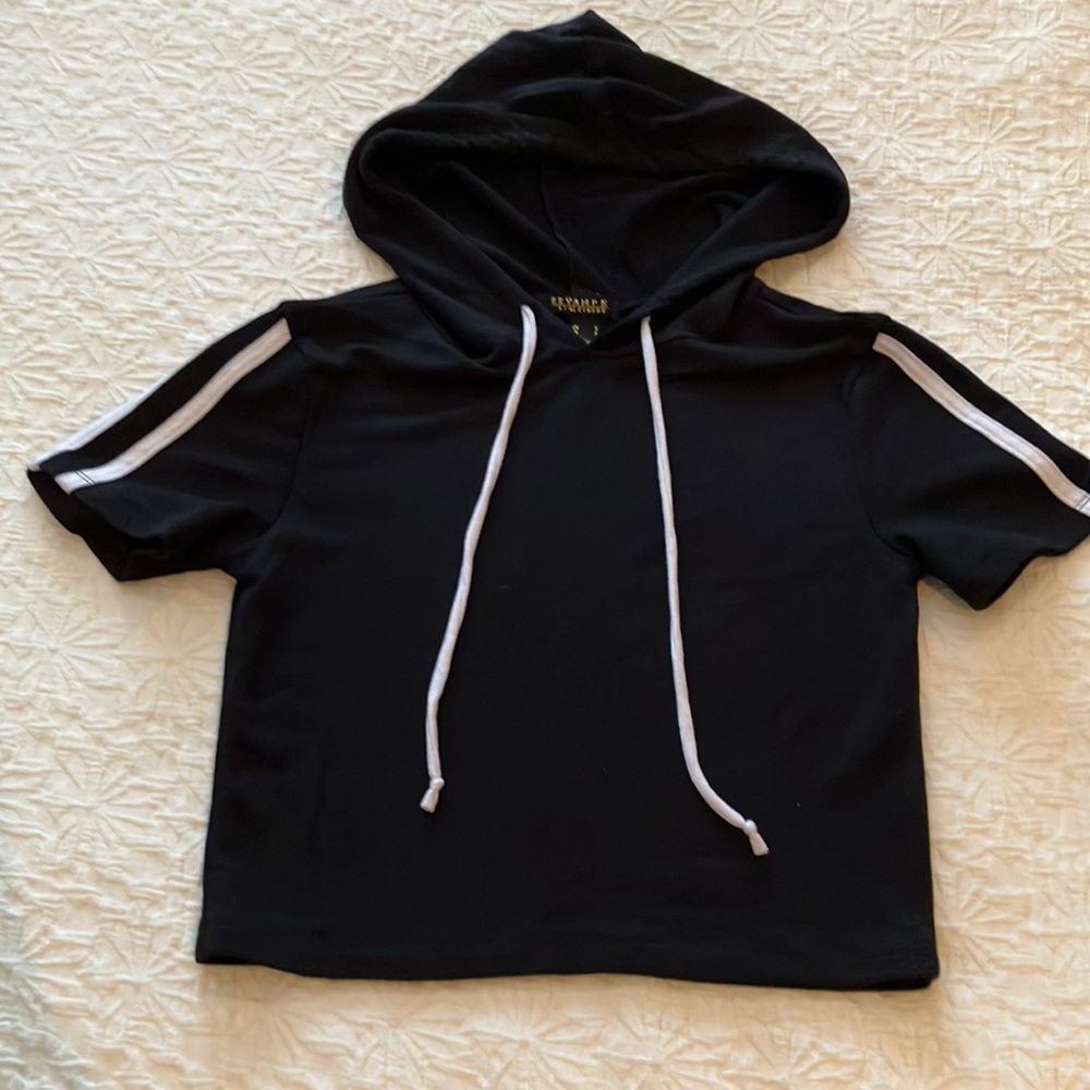 Cropped black top with hood and white stripes down each short sleeve - Picture 5 of 8